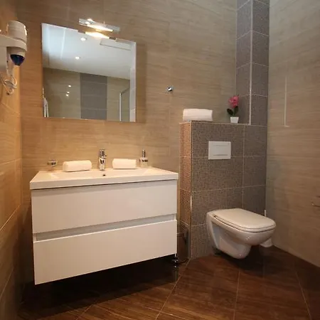 Royal Gold - Ruza 3*