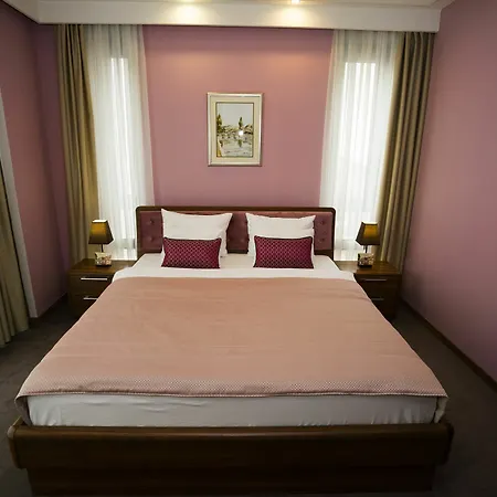 Royal Gold - Ruza 3*