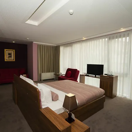 Royal Gold - Ruza 3*